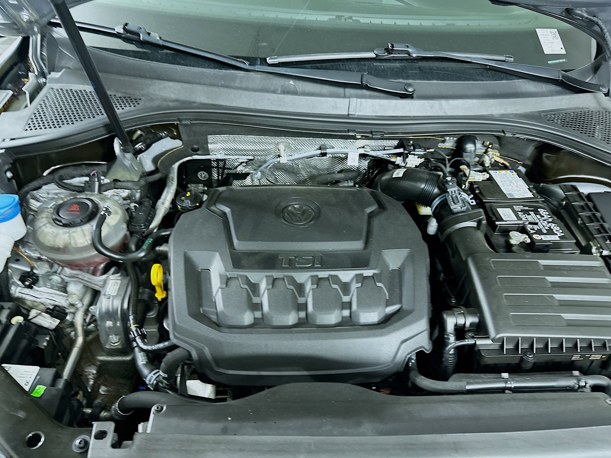 Used 2022 Volkswagen Tiguan SE w/ Panoramic Sunroof Package image 33