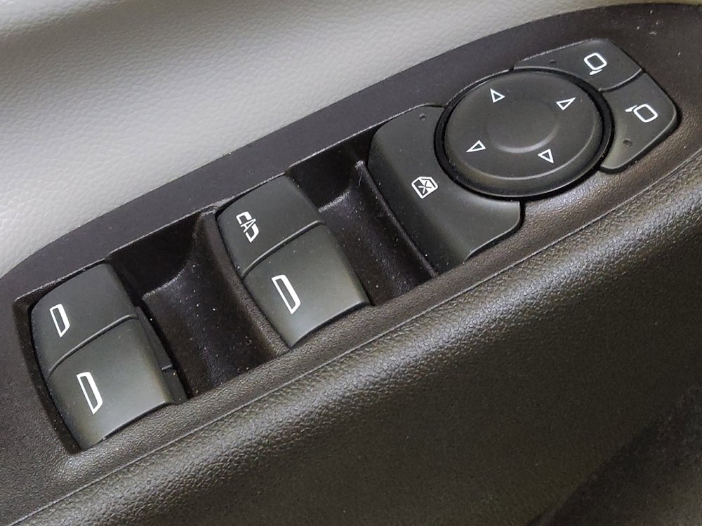 Used 2018 Chevrolet Equinox LT image 27