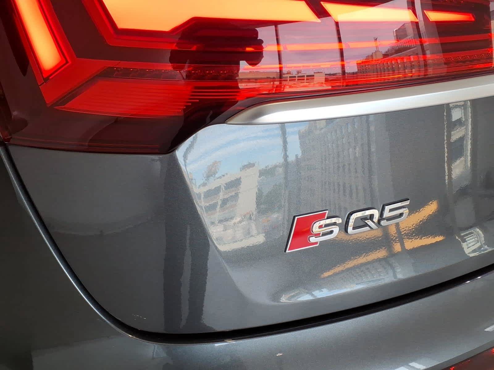 Used 2023 Audi SQ5 Premium w/ Convenience Package AWD/4WD image 9