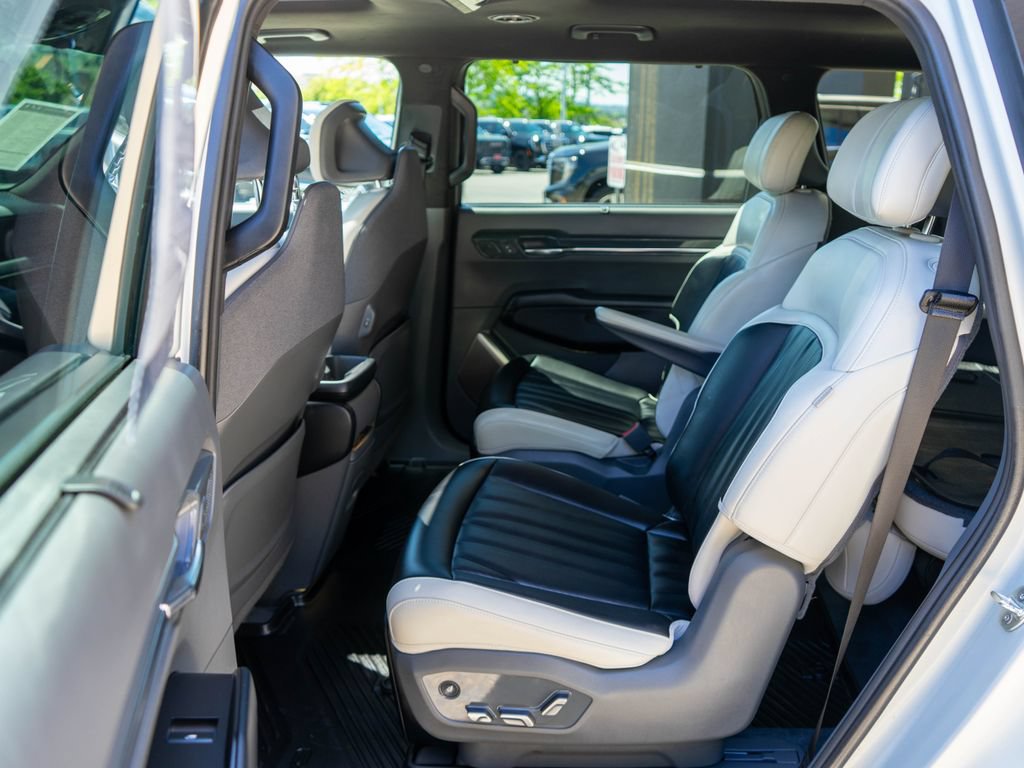 Certified 2024 Kia EV9 GT-Line AWD/4WD image 14
