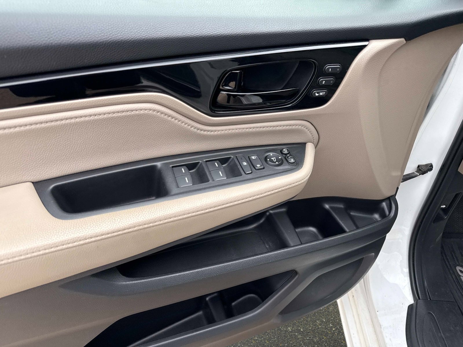 Used 2022 Honda Odyssey Elite image 18