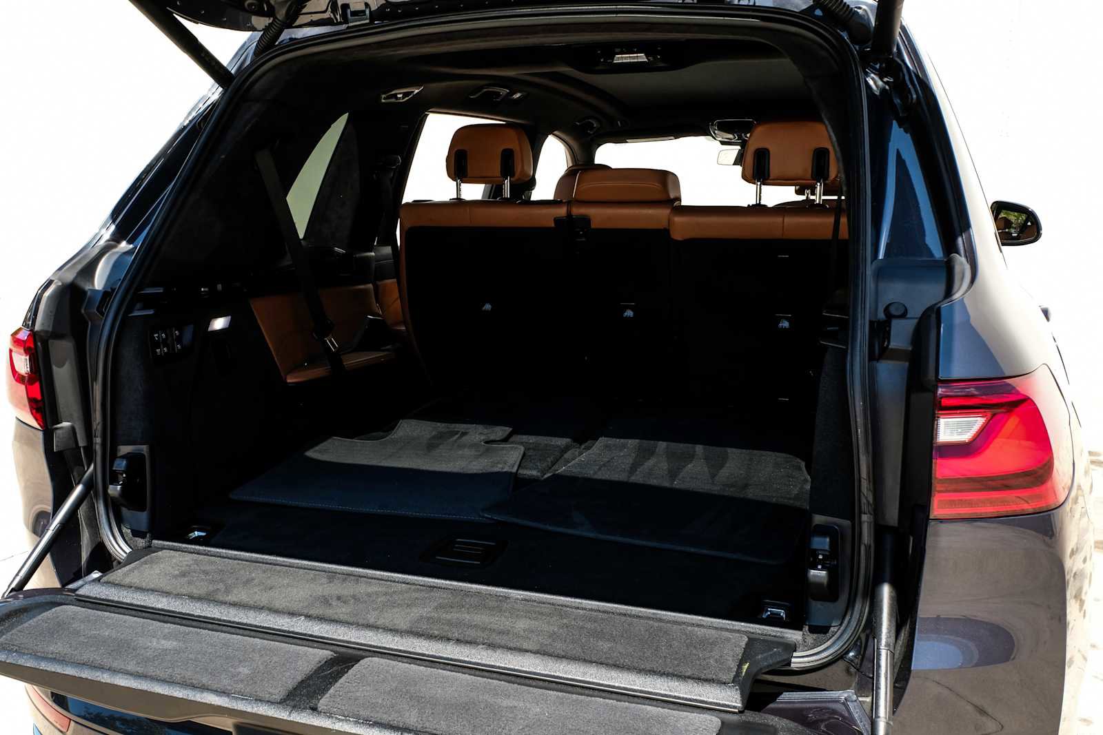 Used 2022 BMW X7 xDrive40i w/ Premium Package image 52