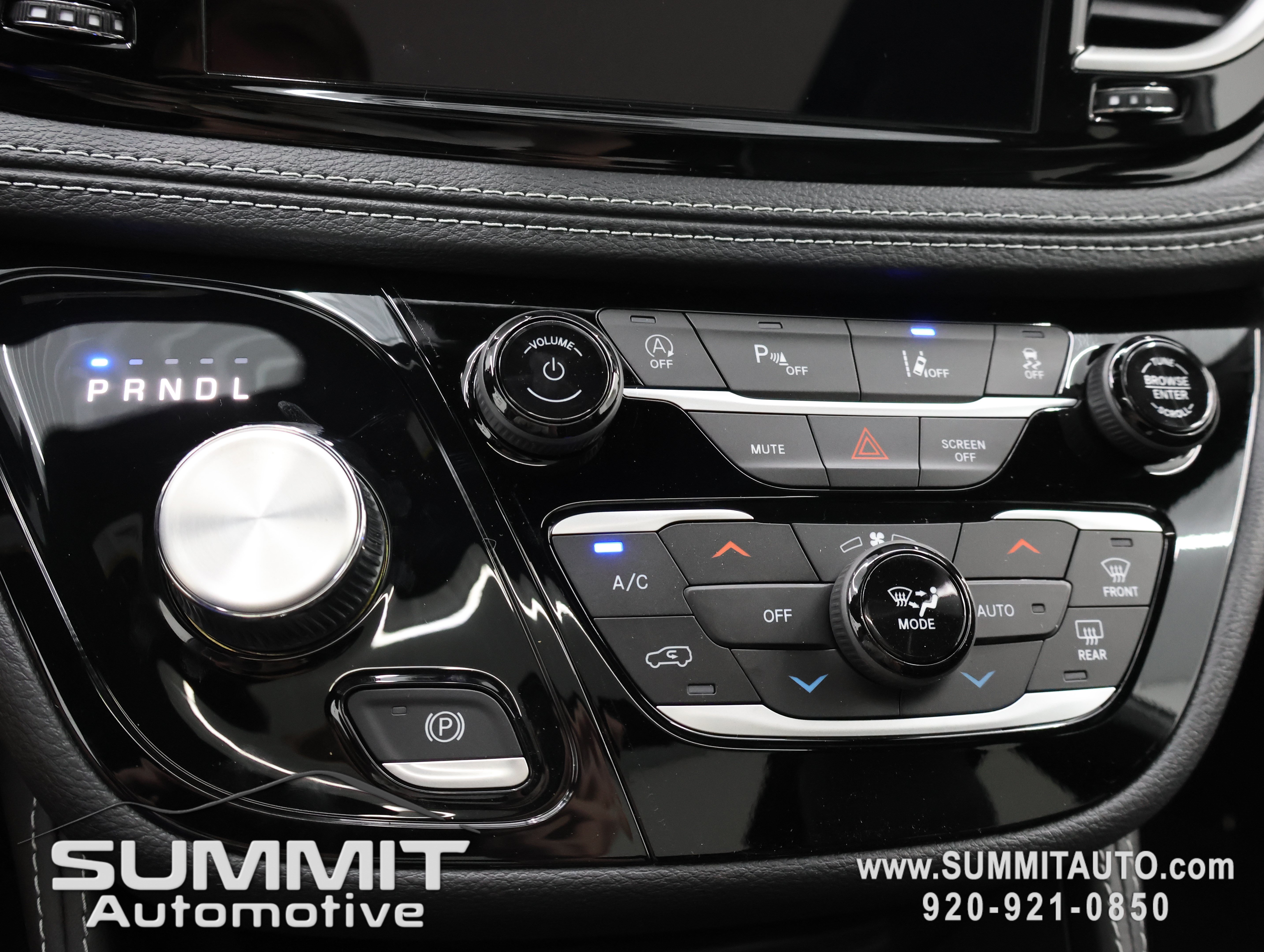 New 2027 Chrysler Pacifica Limited AWD/4WD image 53