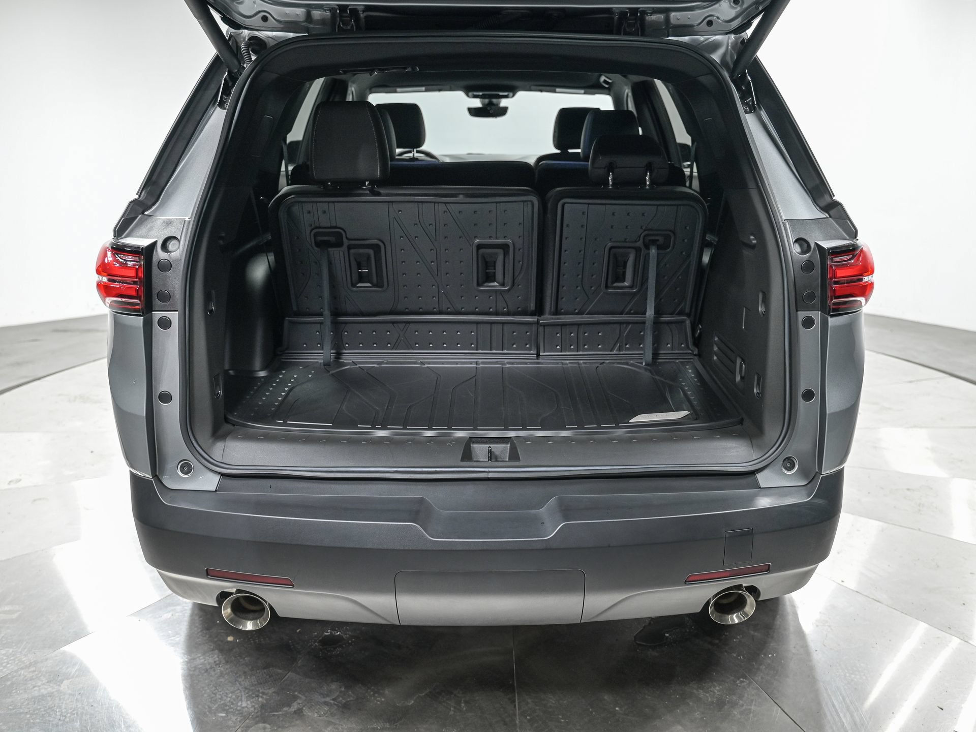 Used 2023 Chevrolet Traverse LT w/ LT Premium Package AWD/4WD image 6