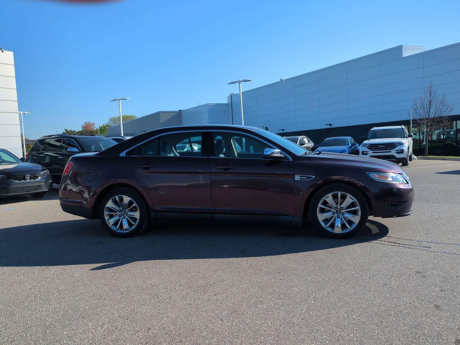 Used 2011 Ford Taurus Limited w/ 303A Rapid Spec Order Code FWD image 7