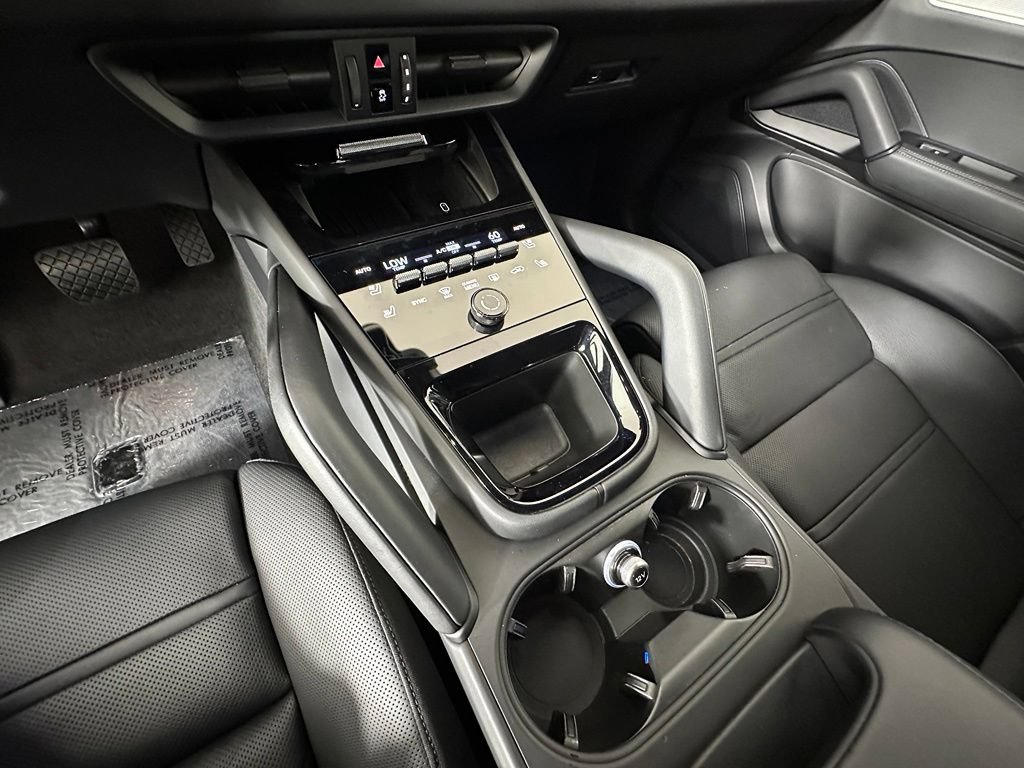 Certified 2026 Porsche Cayenne E-Hybrid AWD/4WD image 34