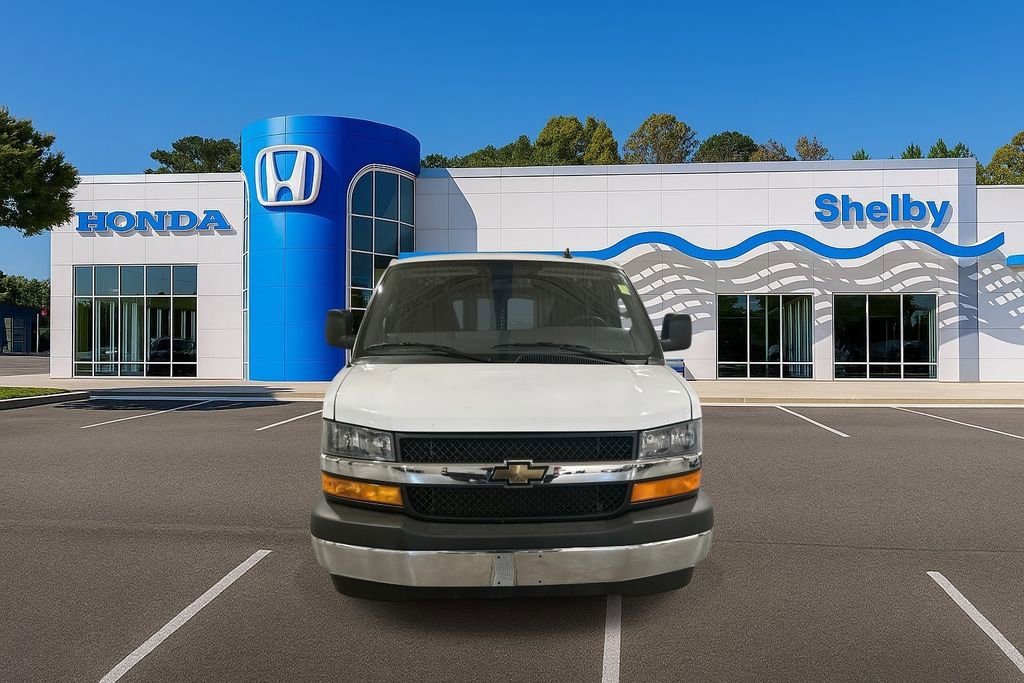 Used 2024 GMC Savana 2500 w/ Driver Convenience Package image 3