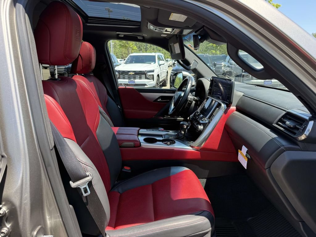 Used 2023 Lexus LX 600 F Sport w/ Accessory Package (Z1) AWD/4WD image 14
