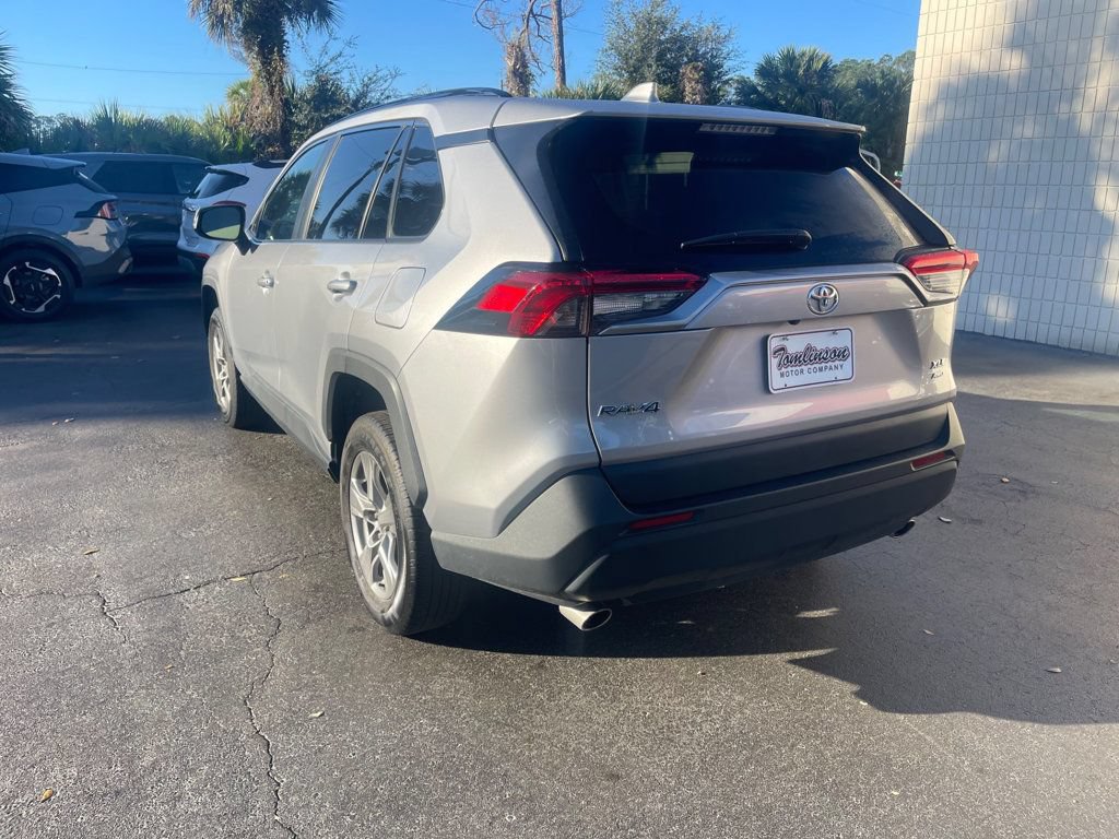 Used 2025 Toyota RAV4 XLE AWD/4WD image 3
