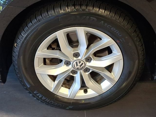 Used 2017 Volkswagen Passat 1.8T S FWD image 9