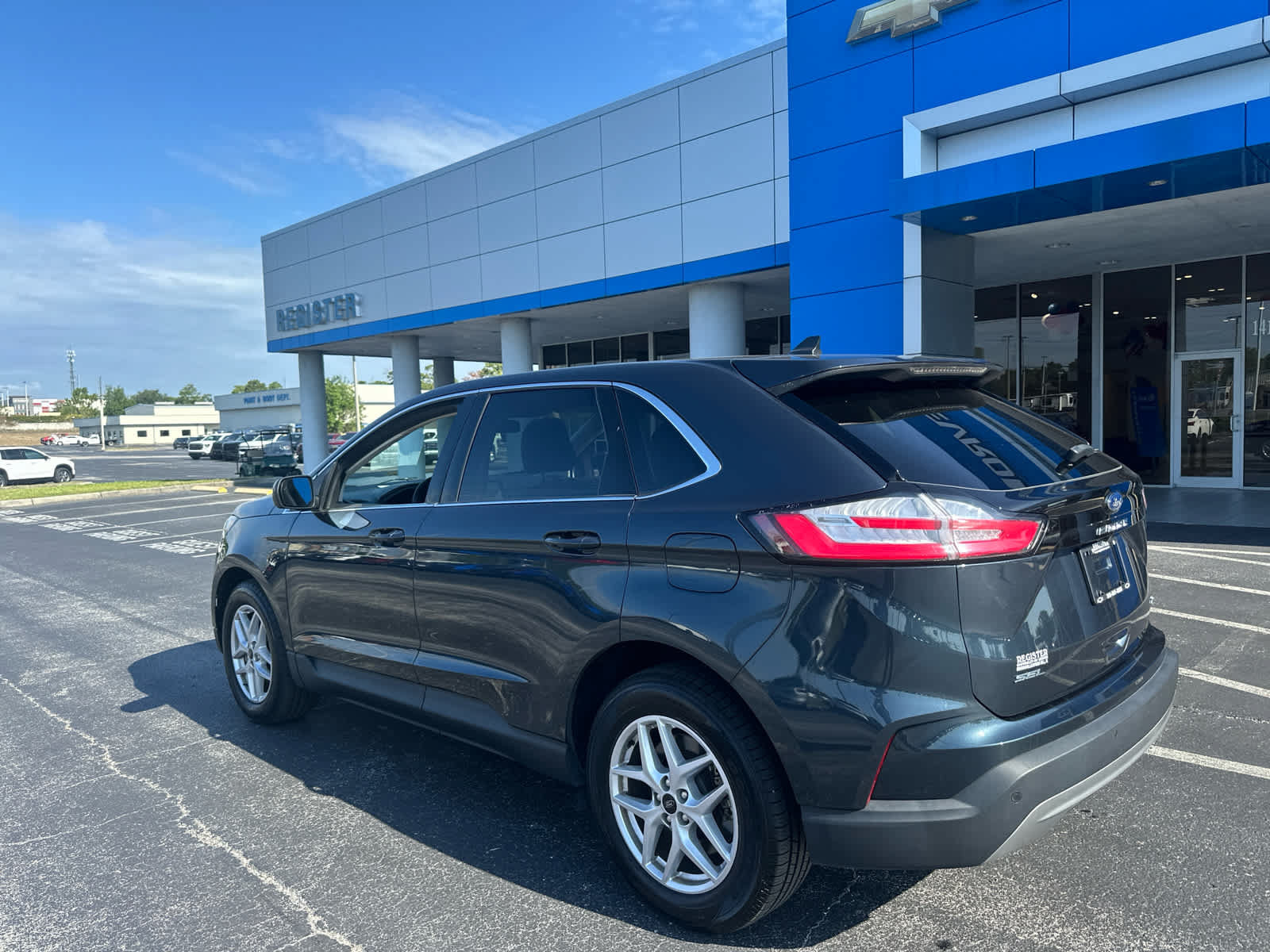 Used 2023 Ford Edge SEL AWD/4WD image 3