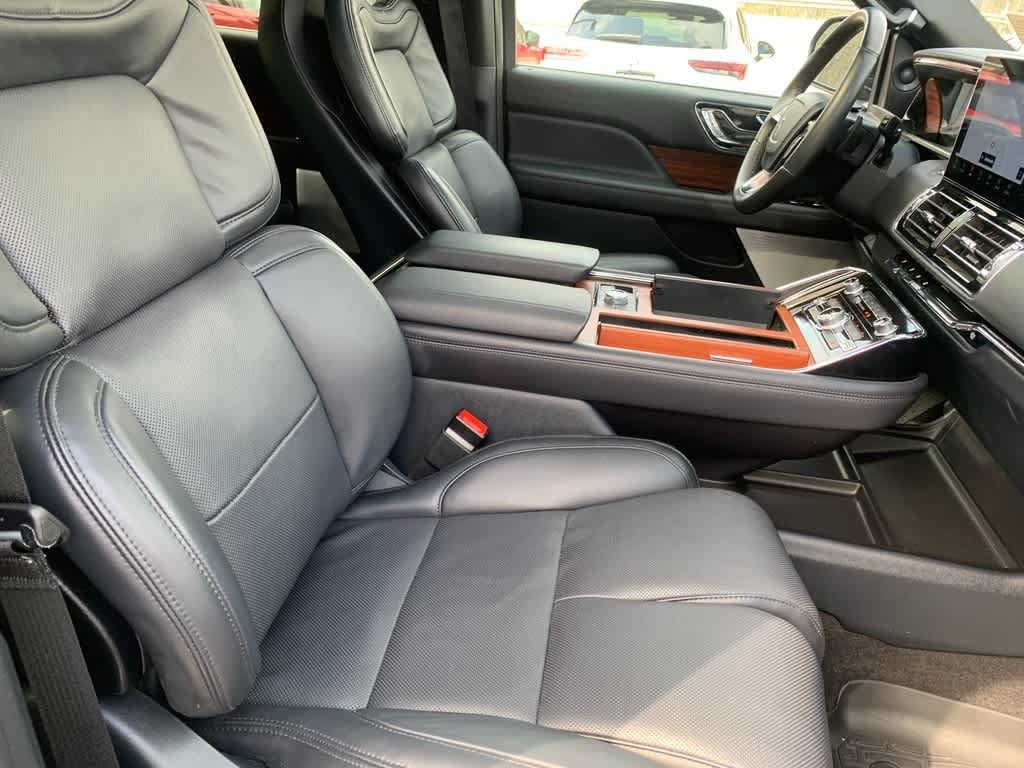 Used 2024 Lincoln Navigator Reserve AWD/4WD image 18