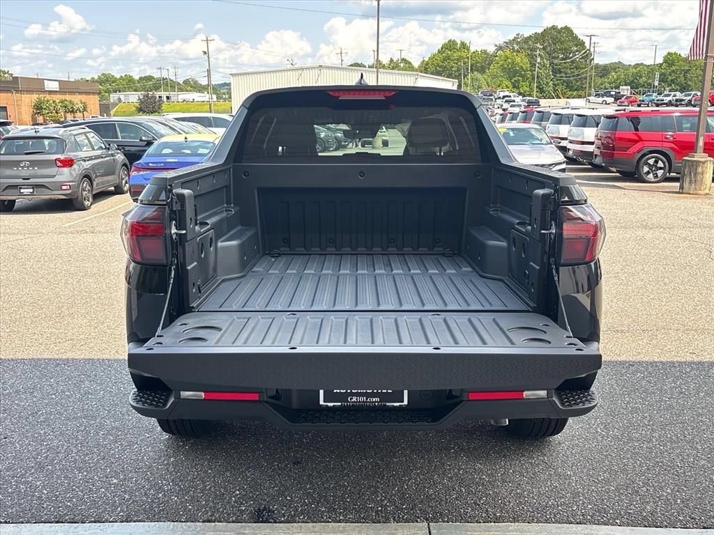 New 2026 Hyundai Santa Cruz SE FWD image 3