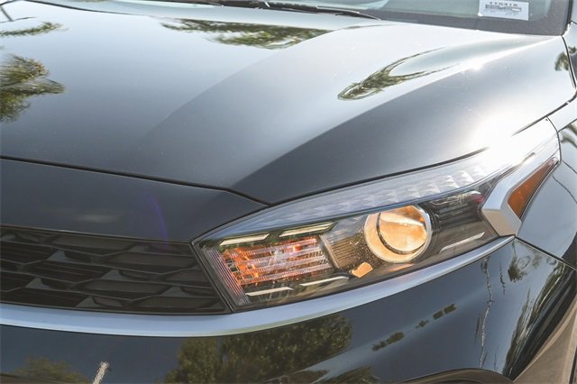 Used 2023 Kia Forte LXS w/ LXS Technology Package image 11