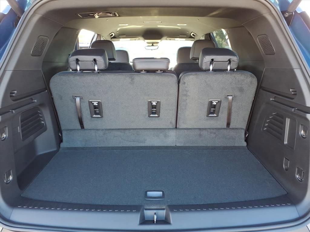 New 2026 Chevrolet Traverse LT w/ Driver Confidence Package image 8