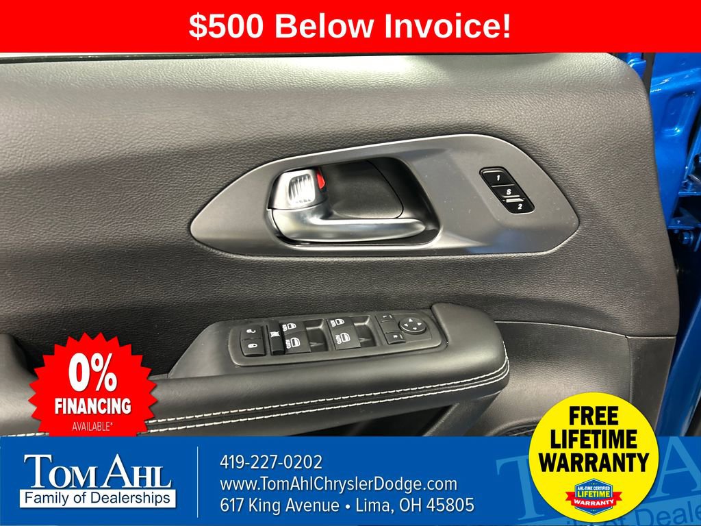 New 2026 Chrysler Pacifica Select image 12