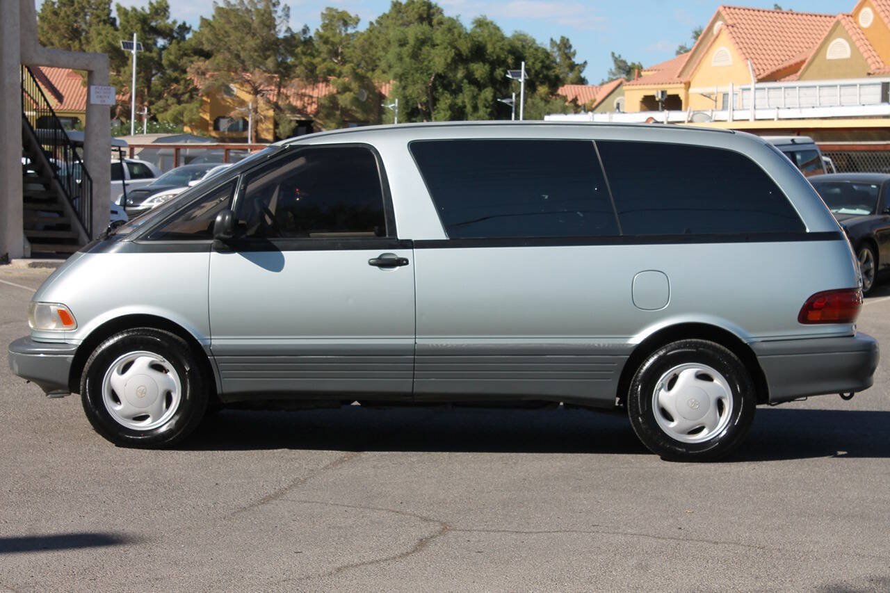 Used 1991 Toyota Previa LE RWD image 5