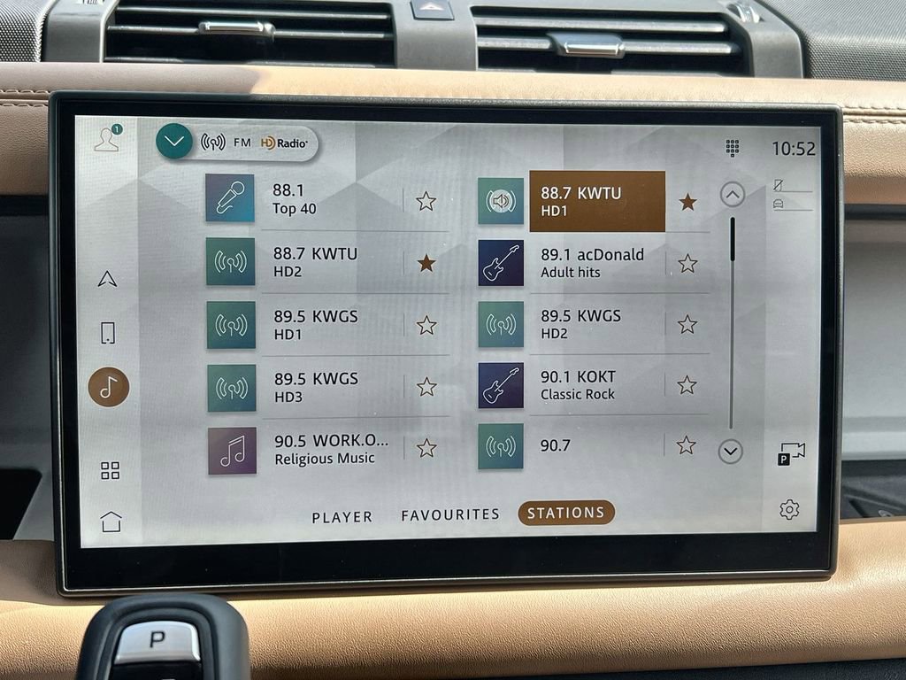 Certified 2025 Land Rover Defender 130 S image 24