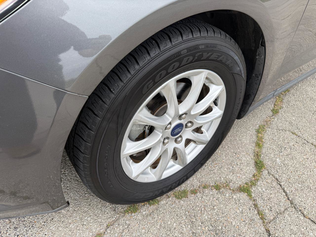 Used 2015 Ford Fusion S image 9