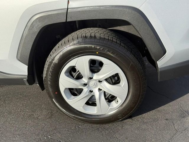 Used 2024 Toyota RAV4 LE image 4