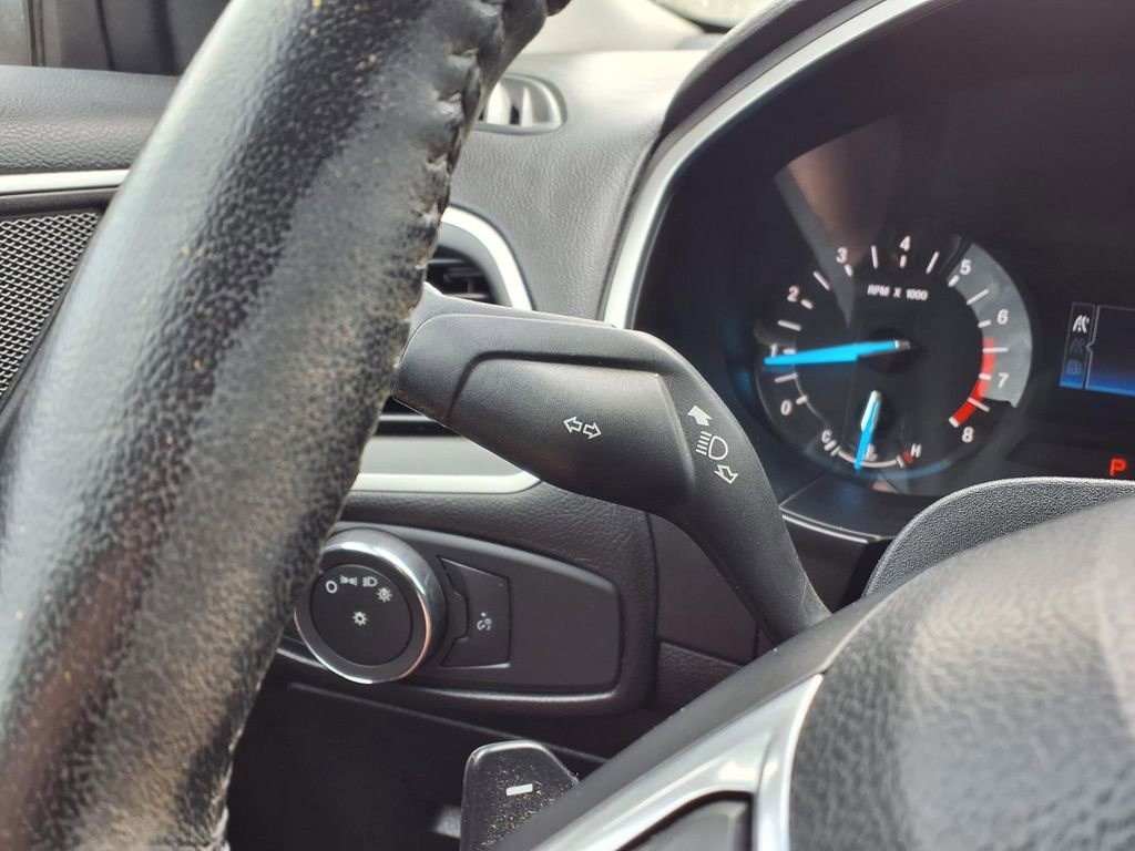 Used 2015 Ford Edge SEL FWD image 22