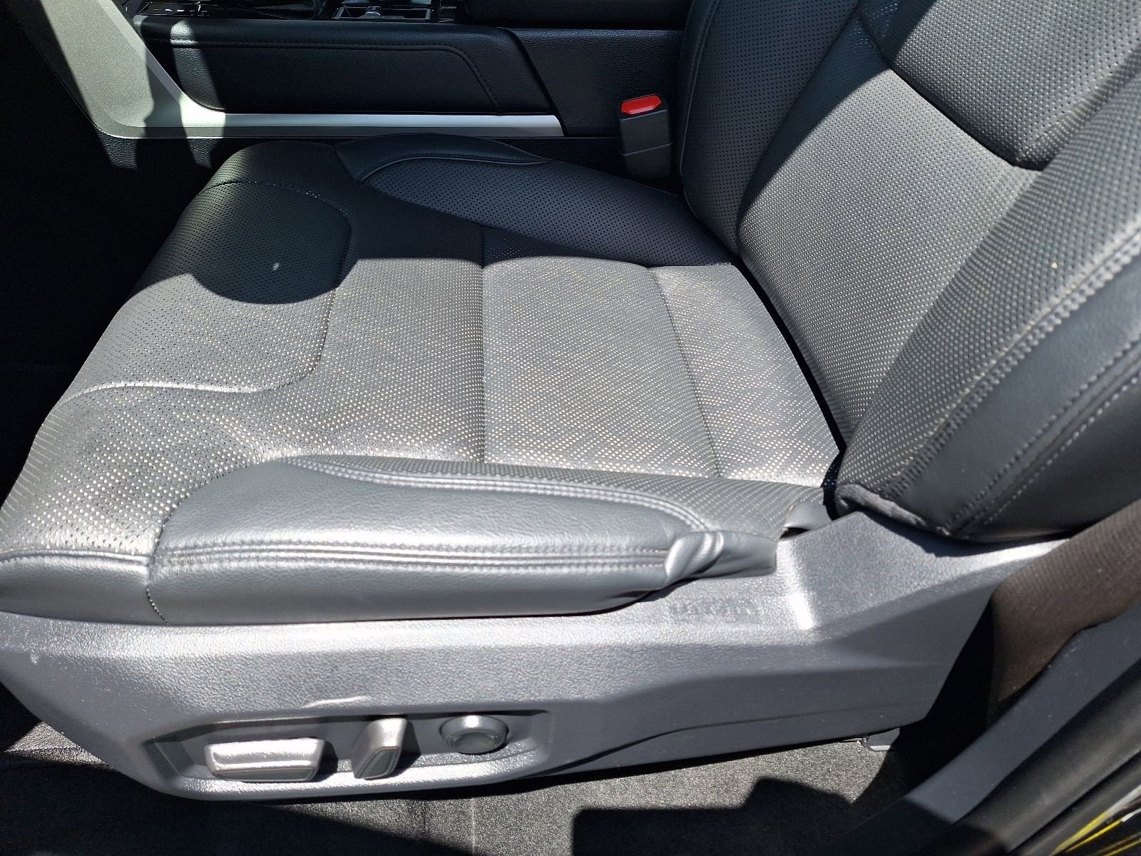 Used 2022 Toyota Tundra Limited AWD/4WD image 16