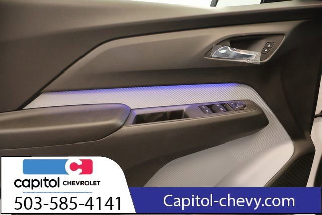Used 2027 Chevrolet Bolt RS FWD image 10