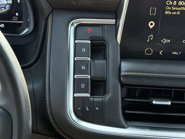 Used 2023 GMC Yukon XL AT4 w/ Technology Package AWD/4WD image 16