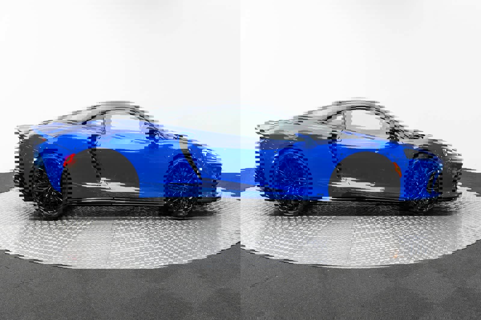 New 2025 McLaren GTS image 41