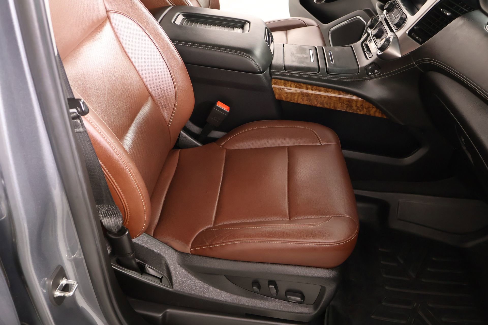 Used 2019 Chevrolet Suburban Premier w/ Premier Plus Edition image 15