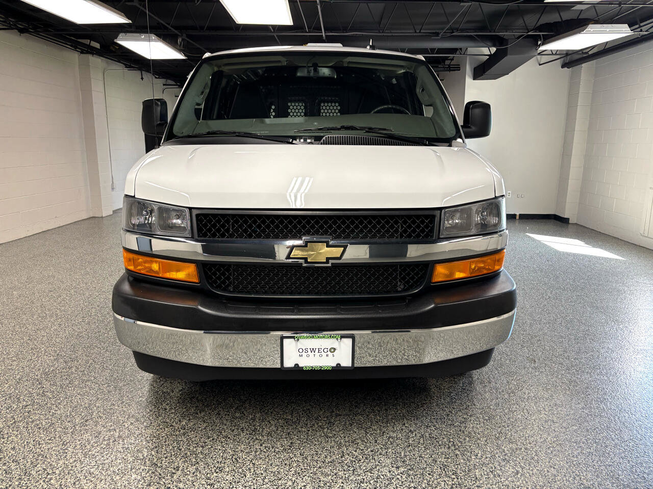 Used 2023 Chevrolet Express 2500 w/ Driver Convenience Package image 9