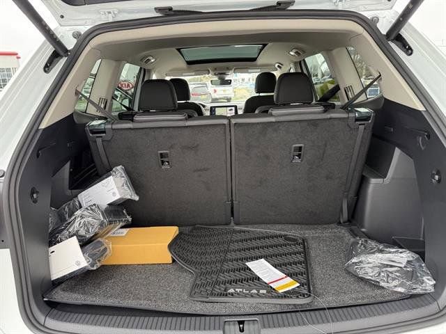 New 2025 Volkswagen Atlas SEL image 31