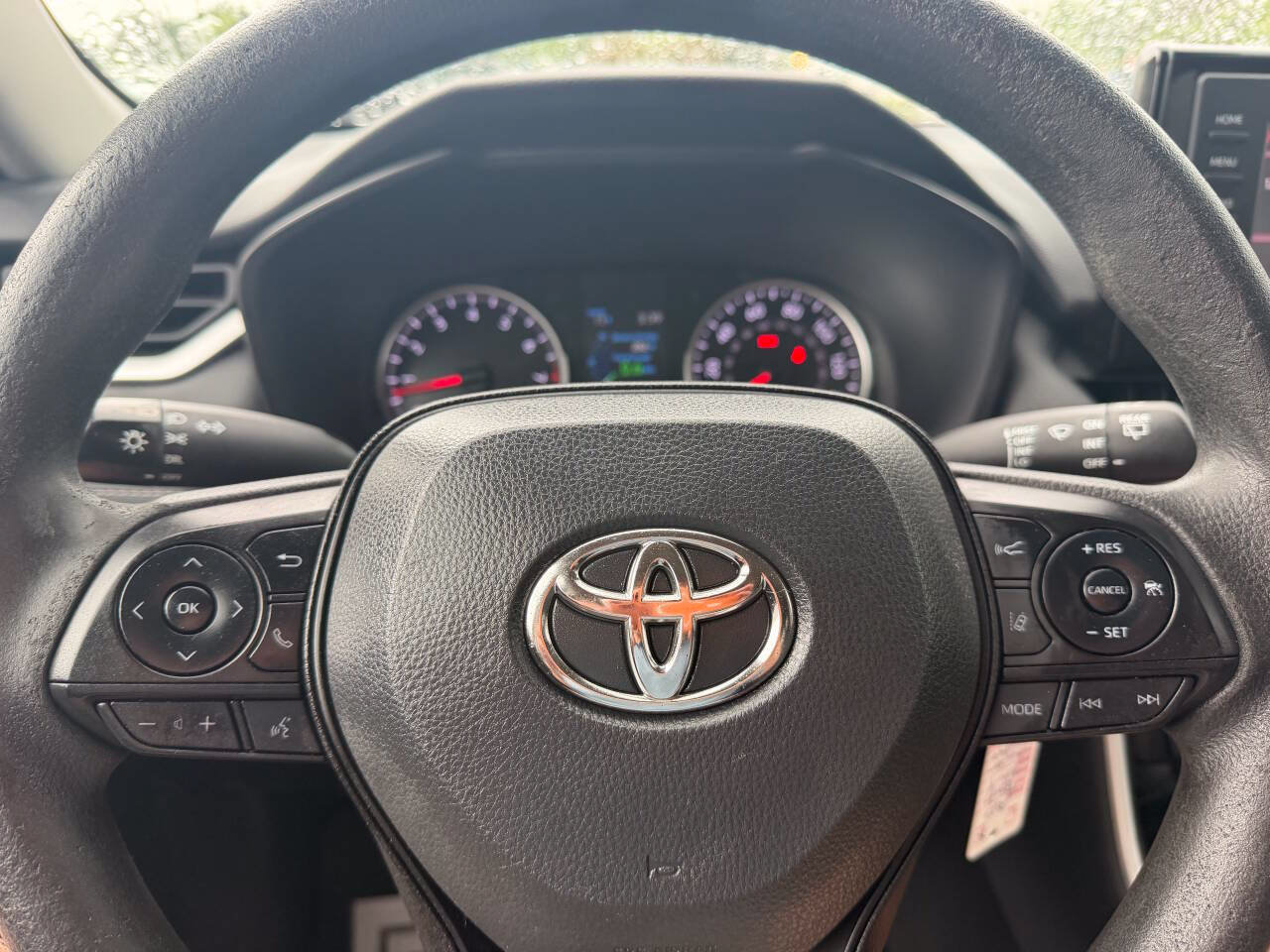 Used 2022 Toyota RAV4 LE AWD/4WD image 22