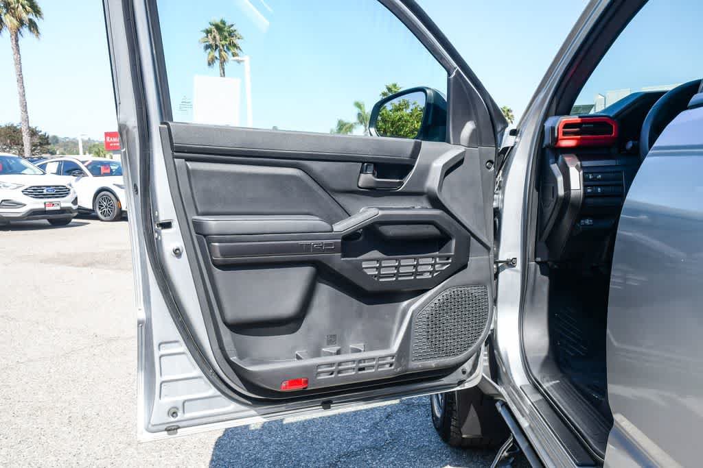Used 2025 Toyota Tacoma TRD Sport AWD/4WD image 29