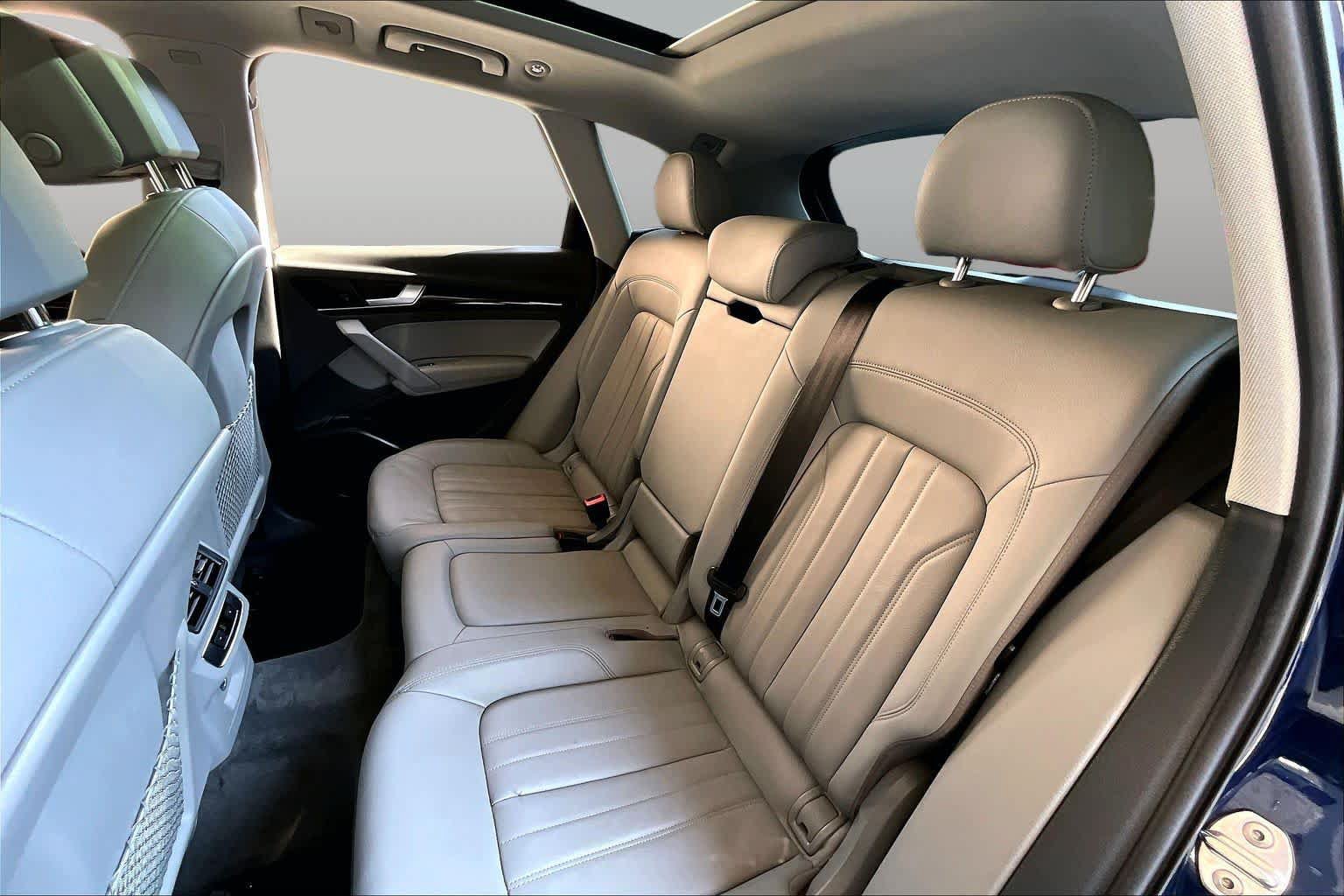 Used 2020 Audi Q5 2.0T Premium w/ Convenience Package AWD/4WD image 20