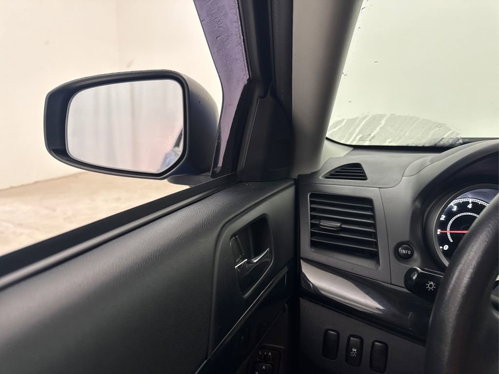 Used 2016 Mitsubishi Lancer ES image 31