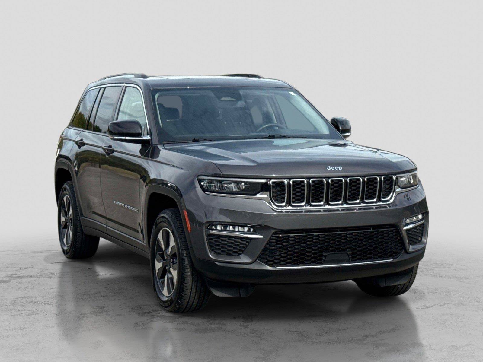 Used 2024 Jeep Grand Cherokee Limited 4xe AWD/4WD image 3