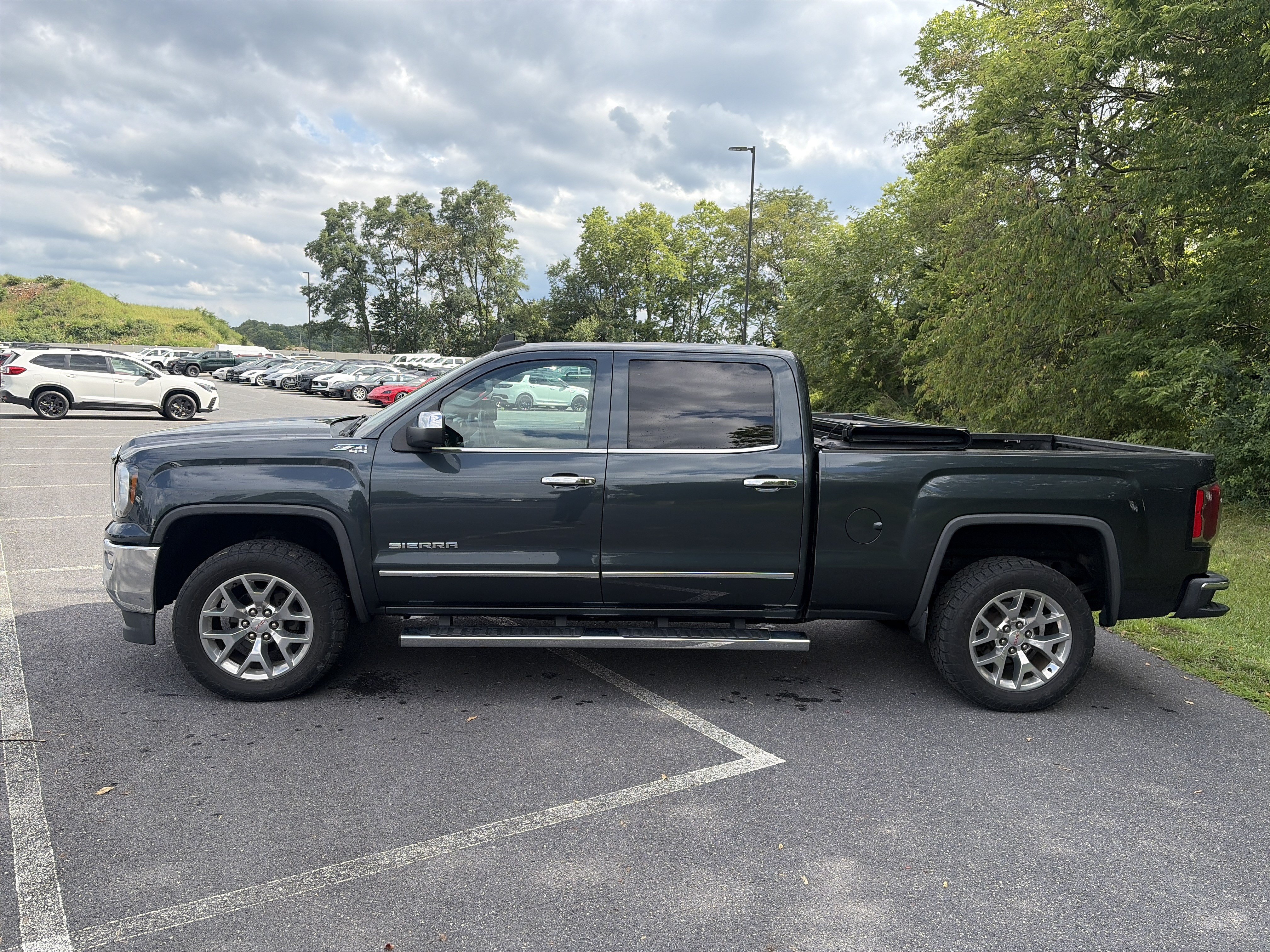Used 2017 GMC Sierra 1500 SLT AWD/4WD image 8