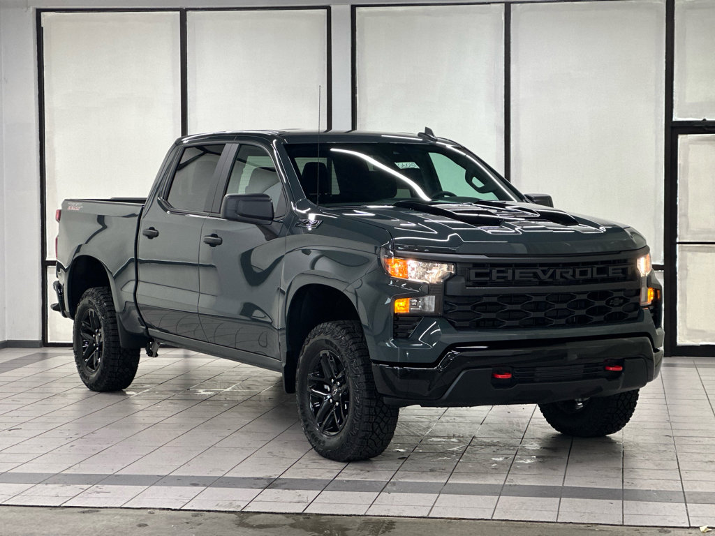 New 2026 Chevrolet Silverado 1500 Custom Trail Boss w/ LPO, Dark Essentials Package image 1
