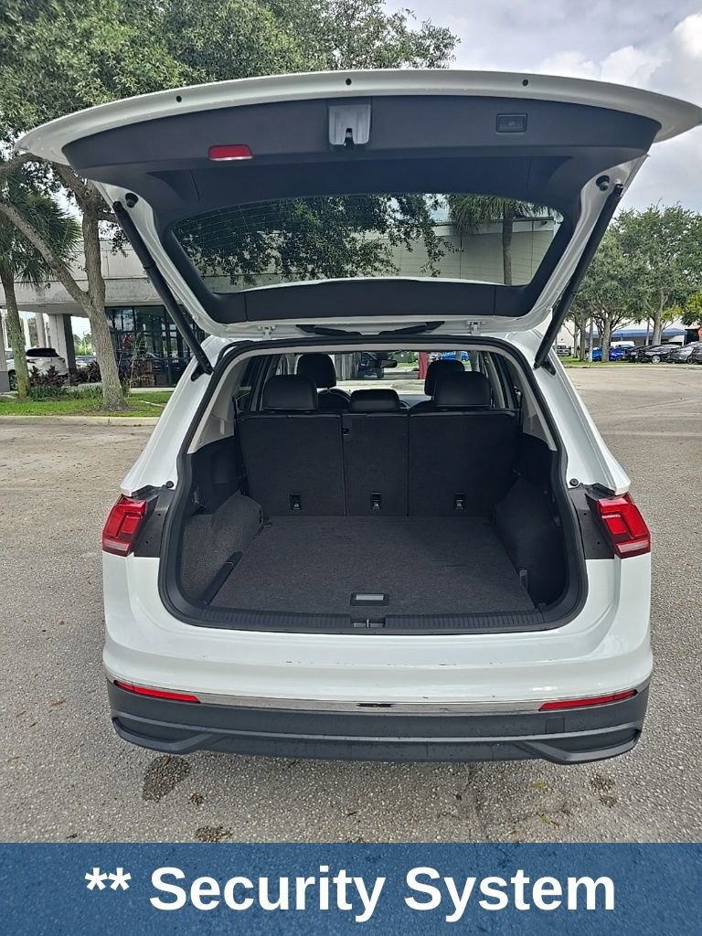 Used 2024 Volkswagen Tiguan SE image 23