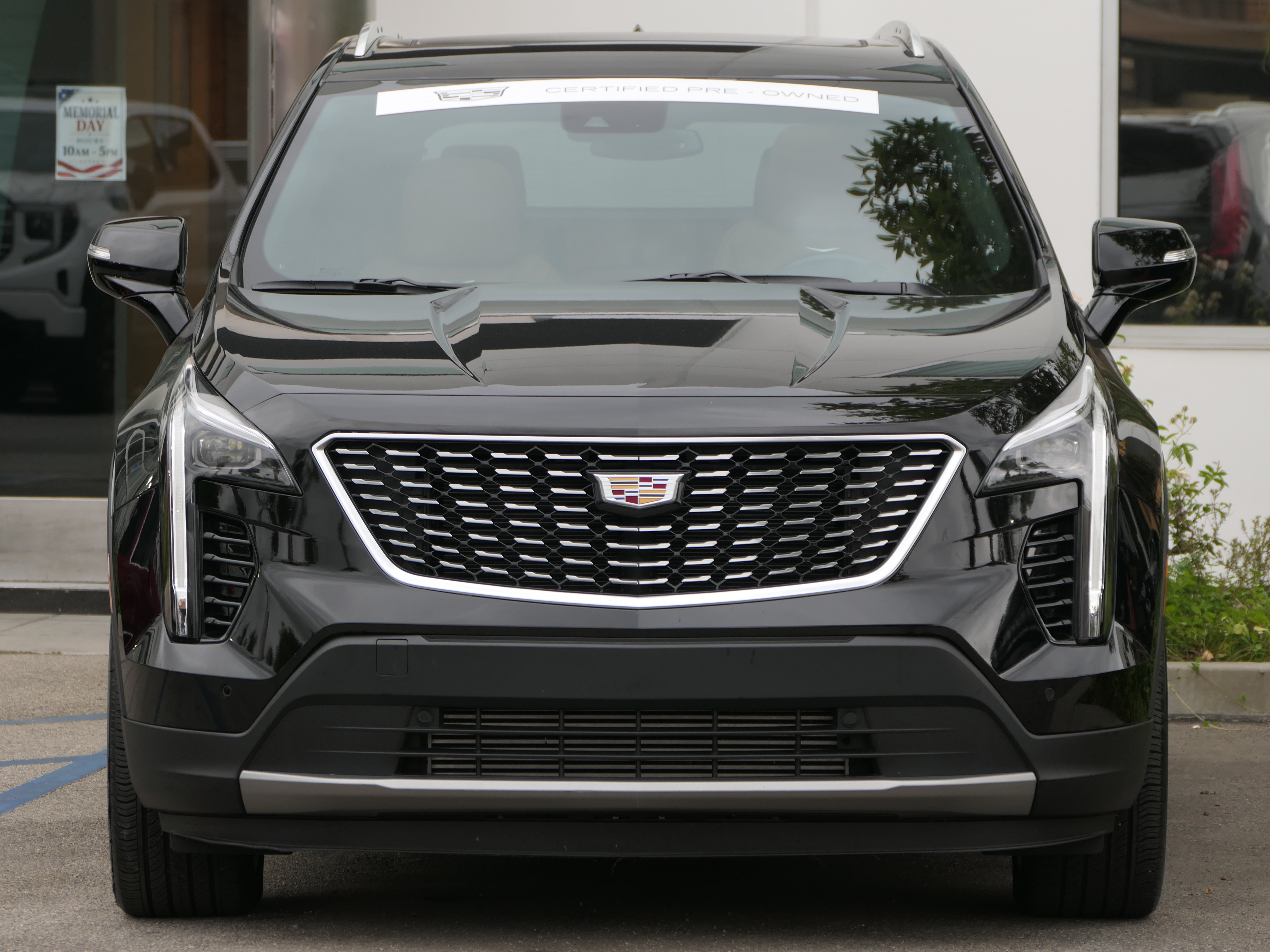 Certified 2023 Cadillac XT4 Premium Luxury w/ Technology Package FWD image 9