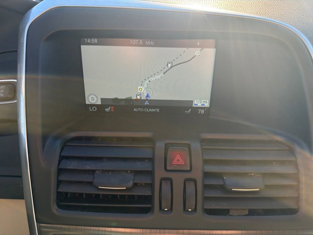 Used 2016 Volvo XC60 T5 Premier image 22