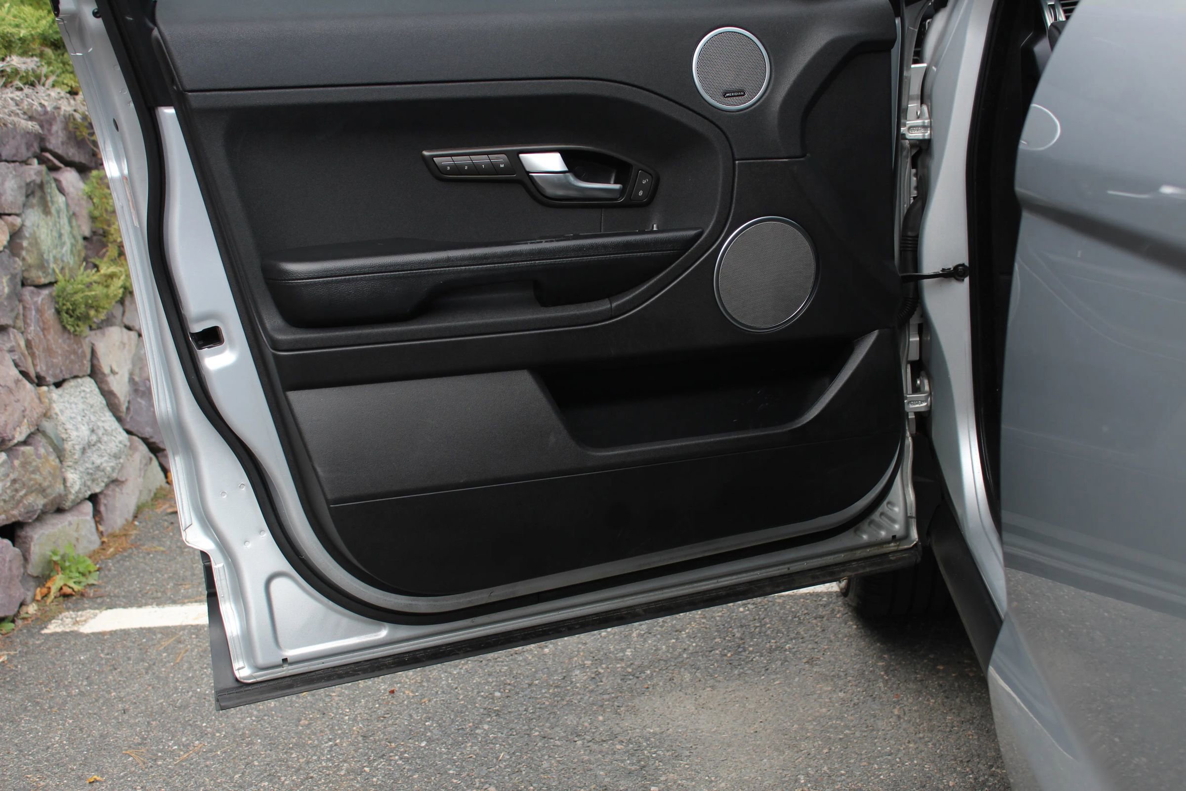 Used 2015 Land Rover Range Rover Evoque Pure Plus image 12