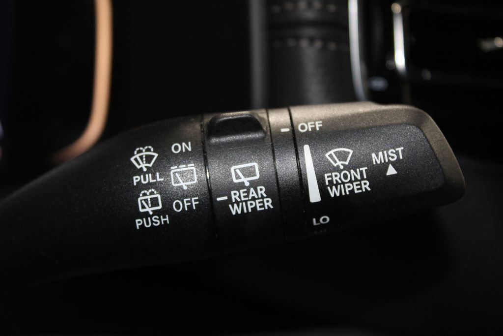 Used 2024 Jeep Wagoneer Series III AWD/4WD image 41