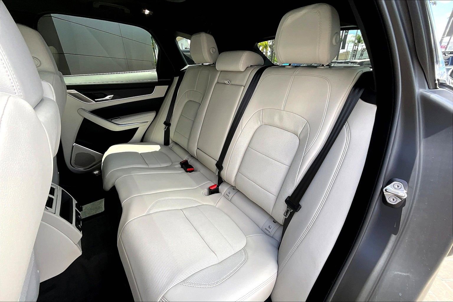 New 2026 Jaguar F-PACE R-Dynamic S image 10