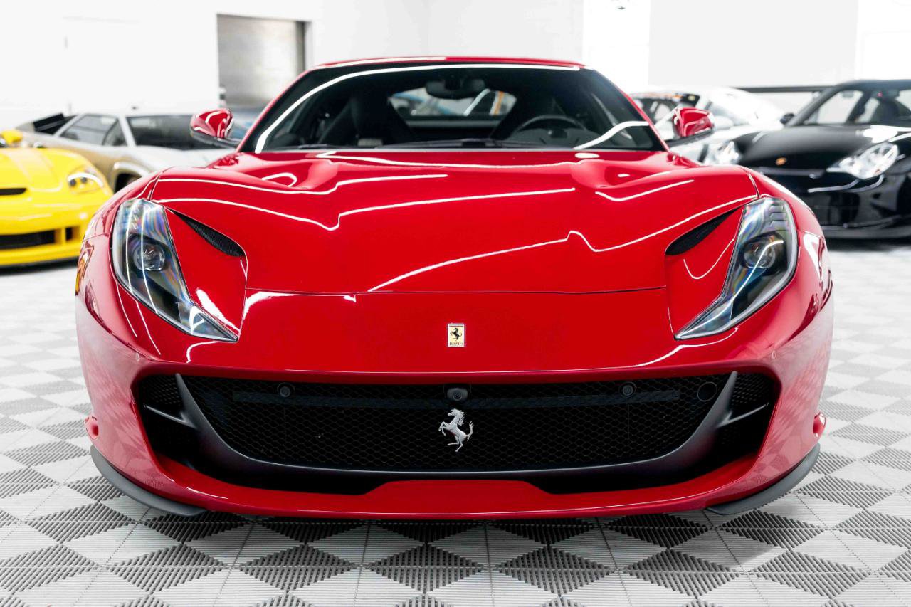 Used 2018 Ferrari 812 Superfast RWD image 5