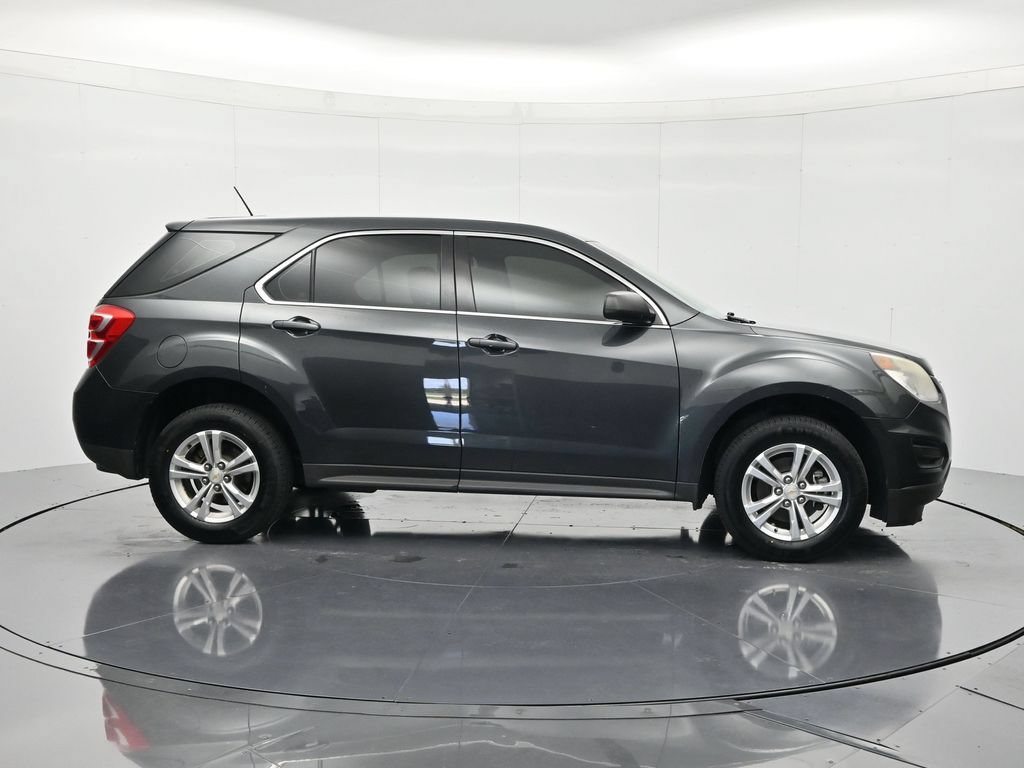 Used 2017 Chevrolet Equinox LS FWD image 4