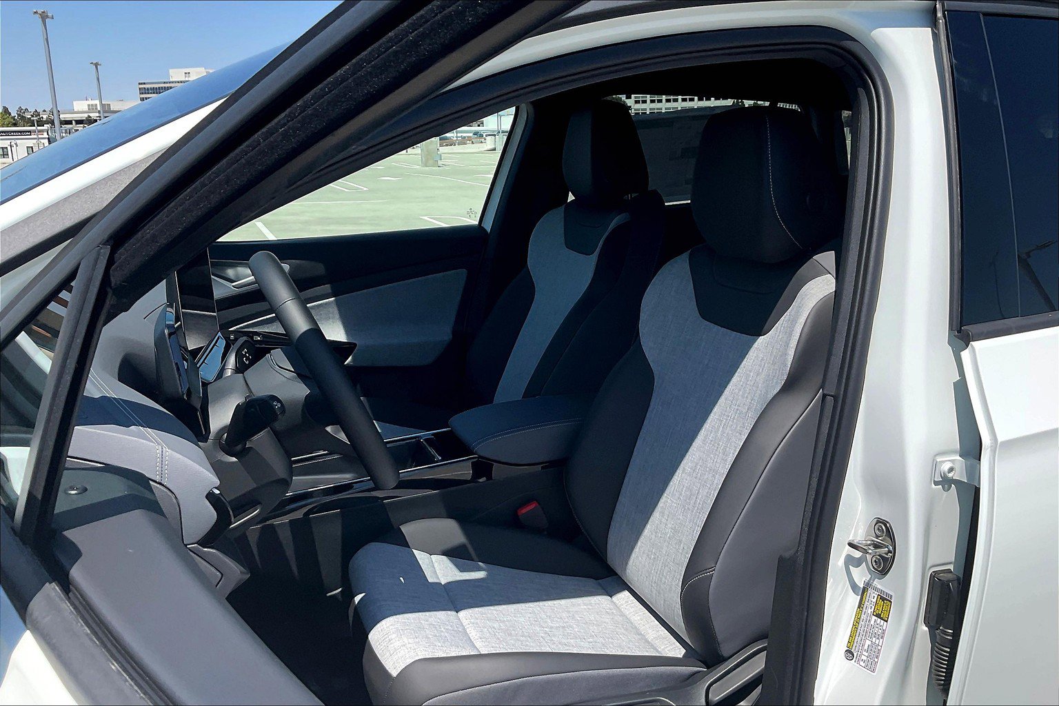 New 2025 Volkswagen ID.4 Pro AWD/4WD image 8