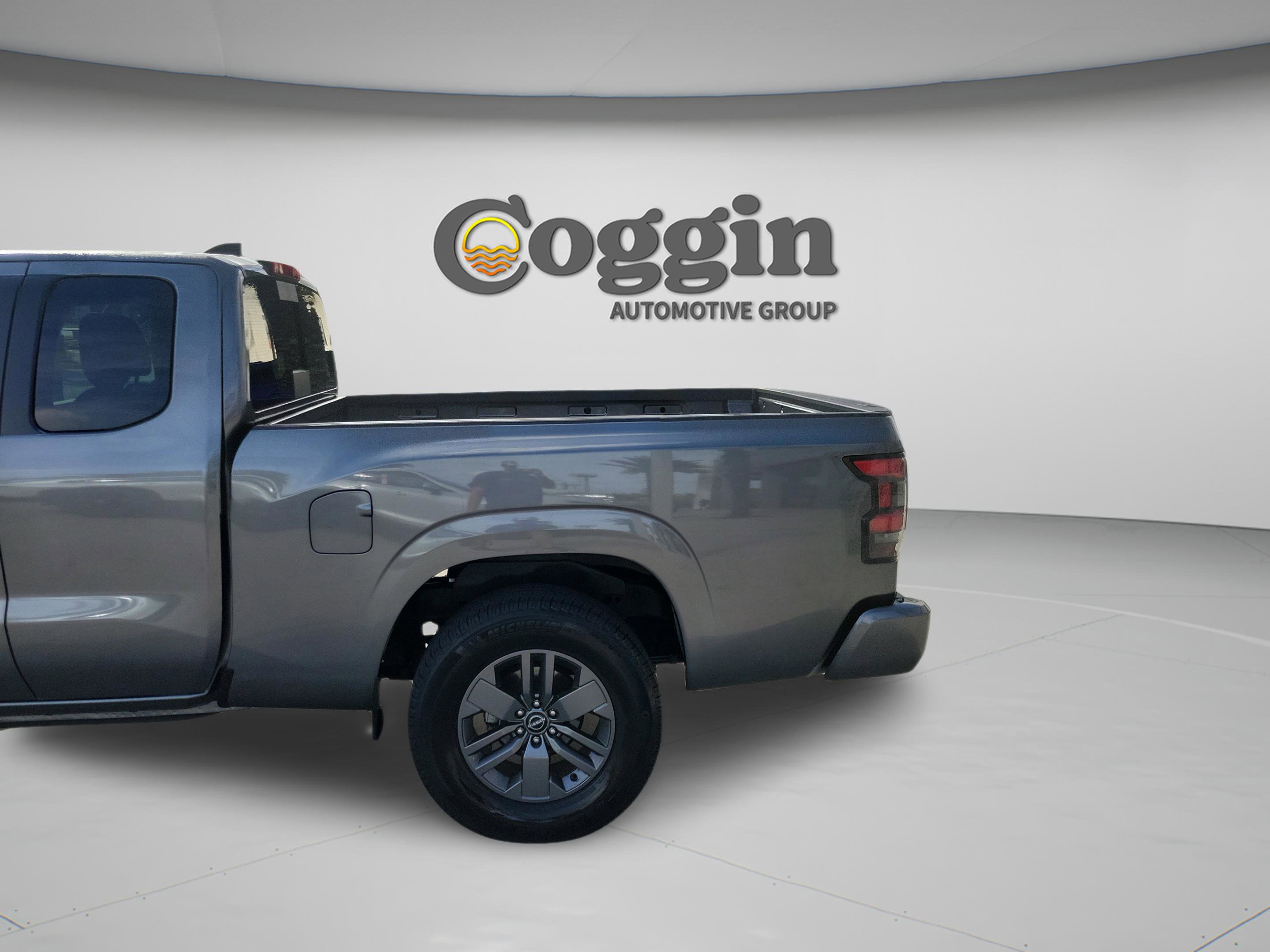 Used 2025 Nissan Frontier SV RWD image 30