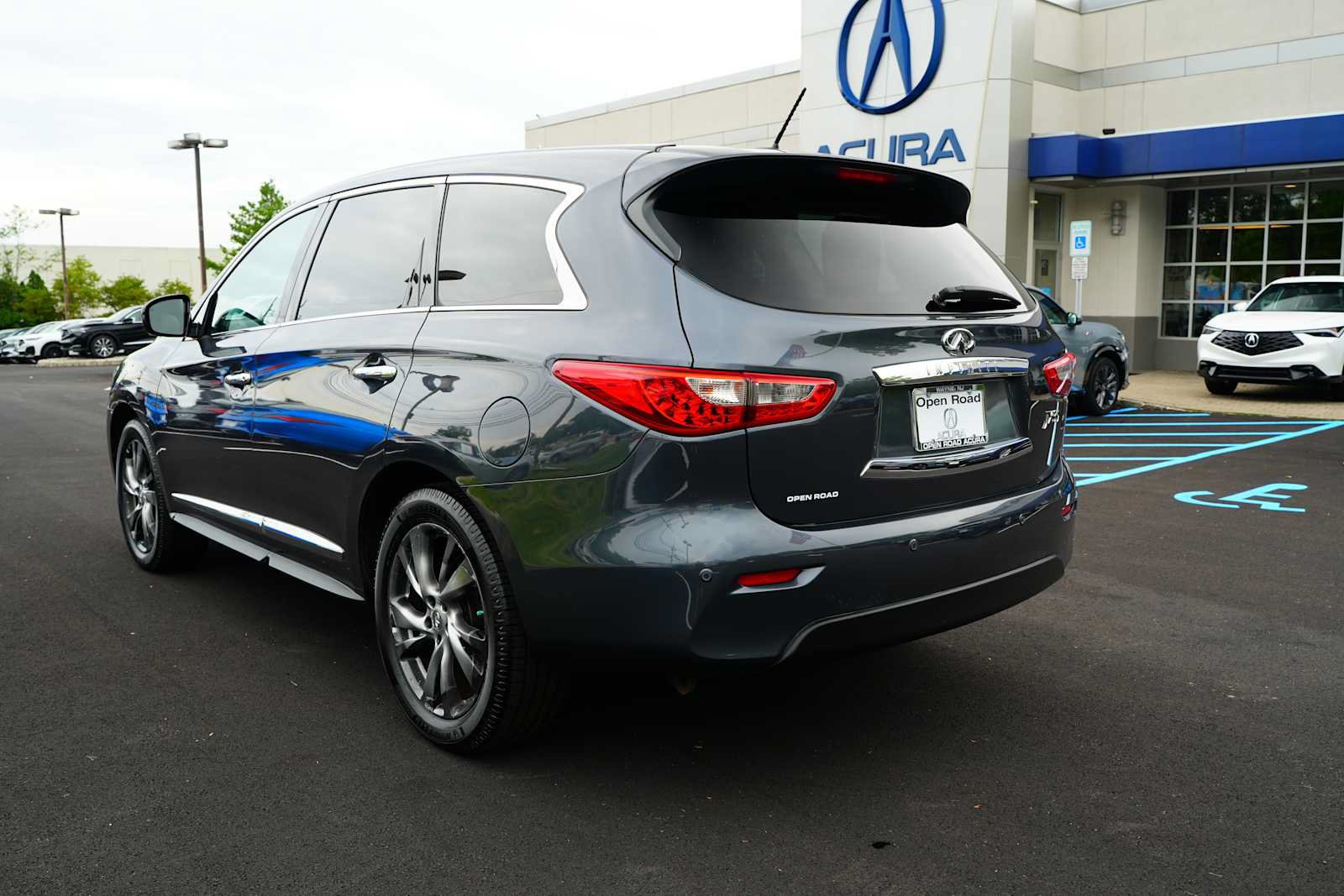 Used 2013 INFINITI JX35 AWD w/ Premium Pkg image 5